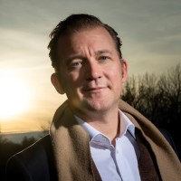 Tobias C Lundgren