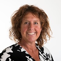 Sandra Schneider