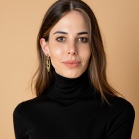 Dina Lewis
