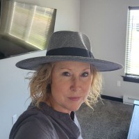 Eve Molzhon