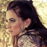 Thais Dumont