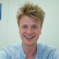 Niels Van Kampen (Hij / Hem)