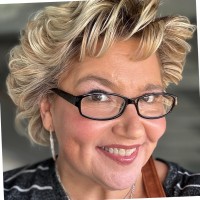Dena Neuroth
