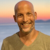 Tom Bayer
