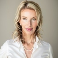 Leah Bryans, Mba