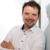 Dr. Tim Weinert