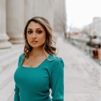 Layla E.