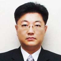 김진웅