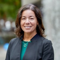 Sara Roberts, Pe, Se