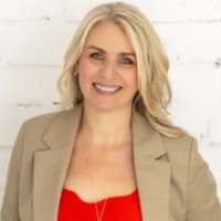 Dr Amanda Mullin