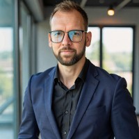 Tomas Komanek