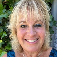 Nelleke Starink