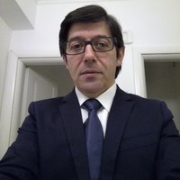 ROBERTO Capri