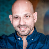 Julio C Torres