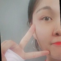 黄婉霞