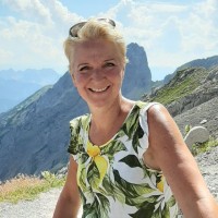Klazina Van Der Linde