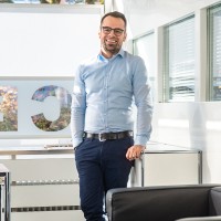 Dr. Tim Hellwig