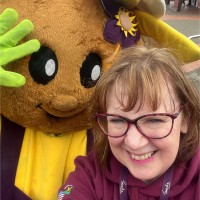 Julie Oxley-Hoyle