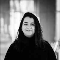 Mouna Slama, Prosci
