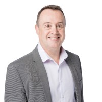 Simon Bennett