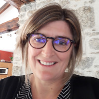 Mme Dominique Dreano