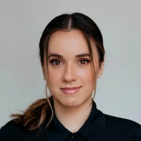 Julia Gonçalves