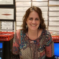 Mary Dewinkeleer