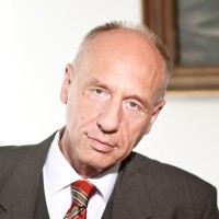 Dr. Thomas Dreyer
