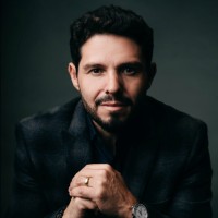 Denis W R Tavares
