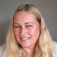 √ Anja Bos