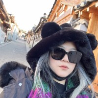 Momoco Feng