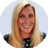 Lisa Travers