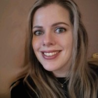 Larissa Van Uden-Russel