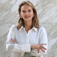 Ulla Van Skyhawk