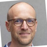 Dr. Julian Bahrs