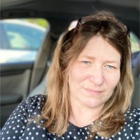 Sarah J Sparkes