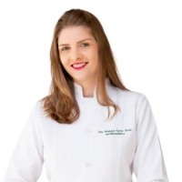 Monique Castro Alves