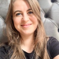 Angela Bishop