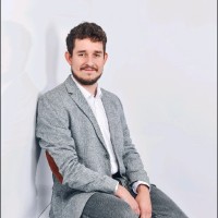 Dr. Magnus Wolf