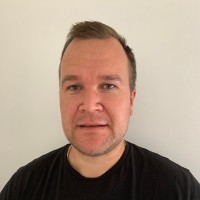 Toni Mäkinen