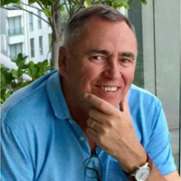 Les Latham