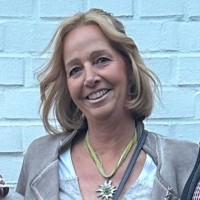 Jennifer Hinze