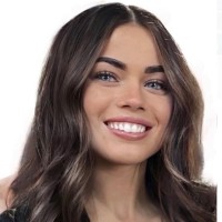 Mia Cross
