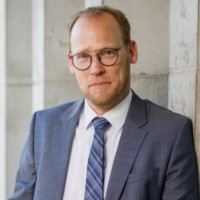 Simon Strauß