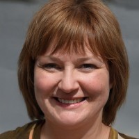Lisa Stone