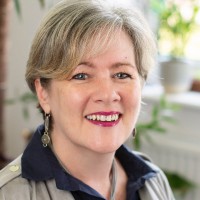 Pheona Croom-Johnson MA, MSc, PCC, EIA, ESIA, MEC, ACTC
