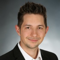 Dennis Straub
