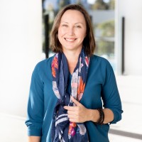 Dr Elizabeth Elder