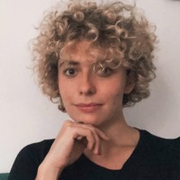 Simone Les