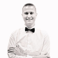 Aaron Molina